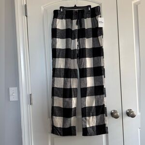 Old Navy Black and White Plaid Pants